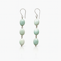 Kolmen amatsoniittihelmen korvakoru