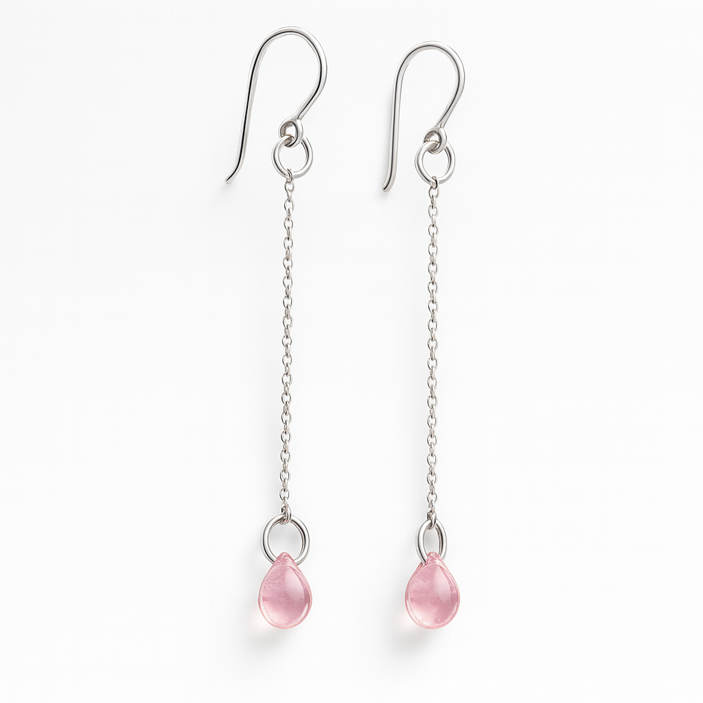 Pinkit pikku pisarat hopeaketjussa