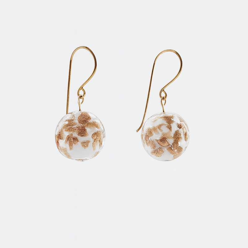 Valkoiset lamppuhelmikorut